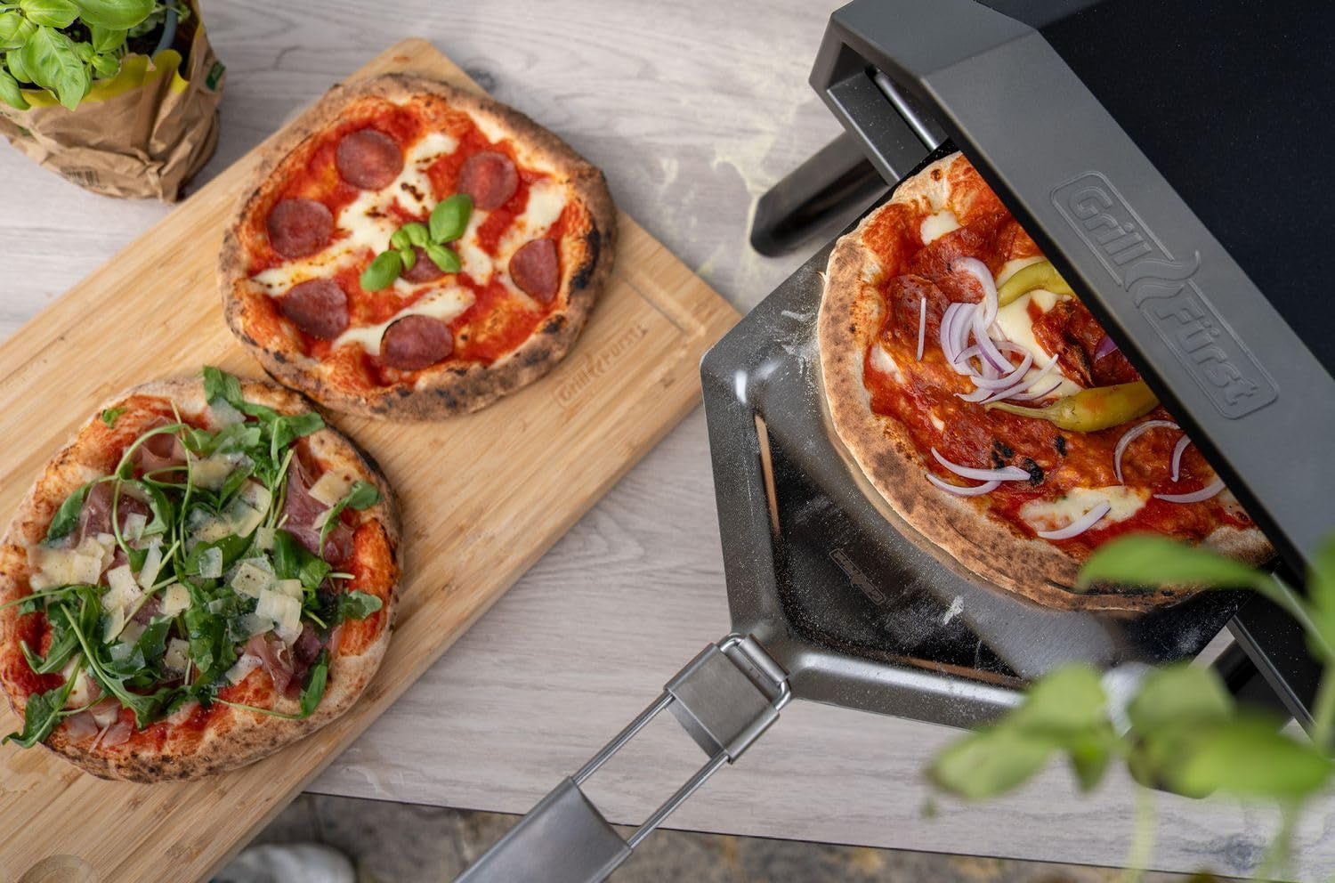 Grillfürst Gas Pizzaofen 305 mit drehbarem Pizzastein - bis zu 400°C, 4,65 kW starker Outdoor-Ofen für Pizza, geeignet für Terrasse, Balkon und Garten, perfekt für knusprige Pizza